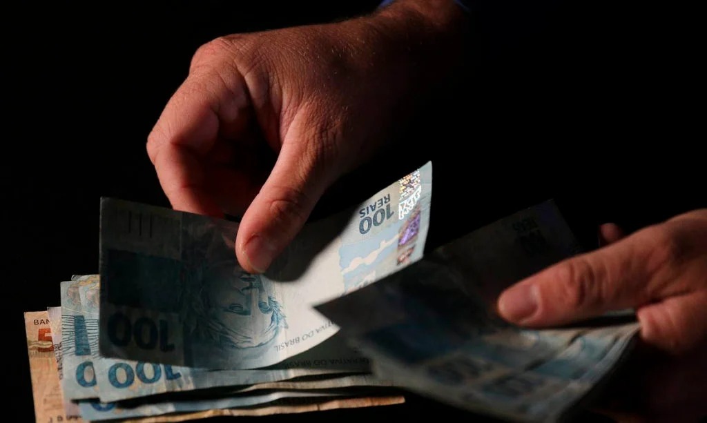 Primeira parcela do 13º do INSS vai injetar R$ 3,67 bilhões na economia do Paraná